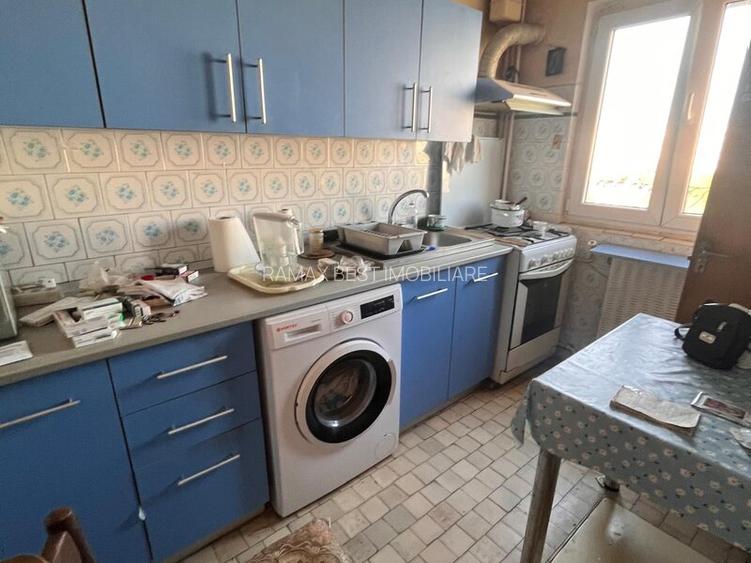 Titan, 5 minute metrou Costin Georgian, piata Minis, - 6