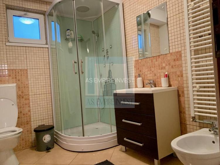 Casa/Villa 8 camere, 1100 mp teren - zona Ultracentral/Sanpetru - 24