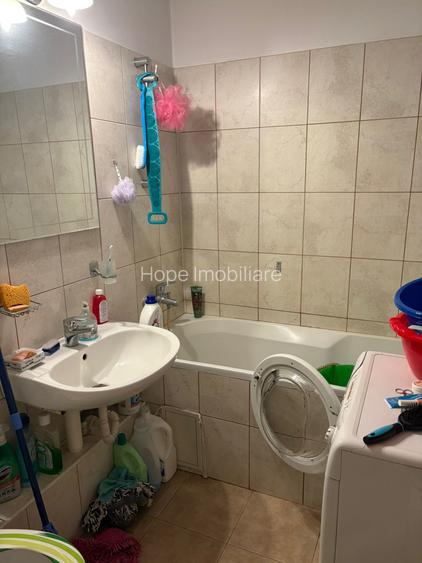 Chisinau - Garsoniera decomandata, bloc mixt - 9