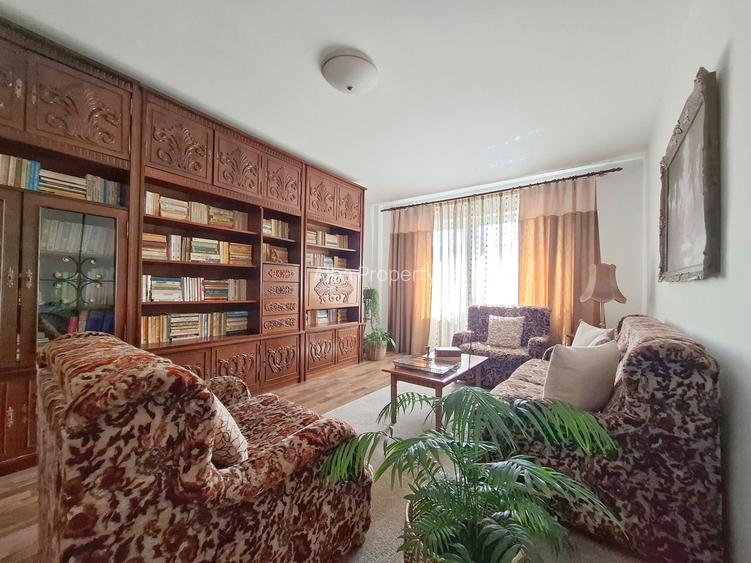 Apartament 3 camere  decomandat , zona  Cetate - 8