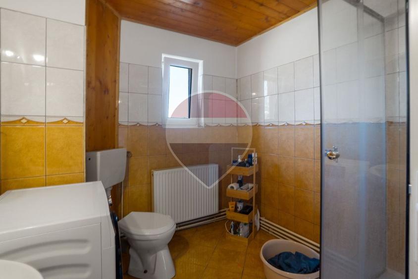 Casă spațioasă de vânzare | Teren 835 mp | Cristian | COMISION 0%