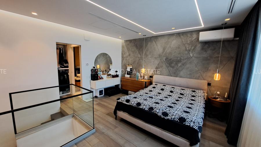 APARTAMENT 4 CAMERE CU SCARA INTERIOARA TIP LOFT -ULTRA LUX - 55