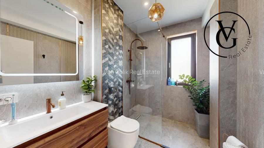 Vila 5 camere cu piscina | Panouri solare 10kw - 10