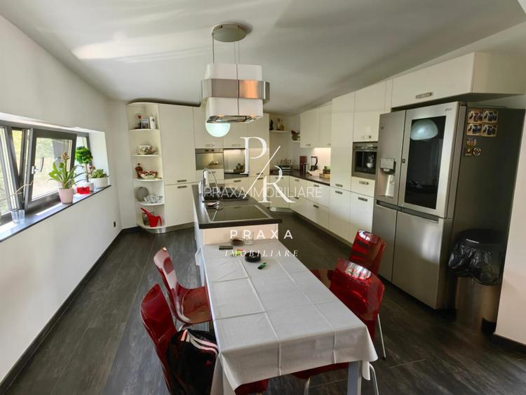 Casa, 175 mp, 1000 mp curte, 4 parcari, piscina, garaj, panouri solare,Floresti! - 3