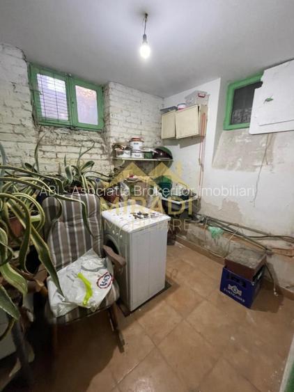 Vanzare apartament in vila 6 CAMERE compus din D P M din D P 1 M - 9