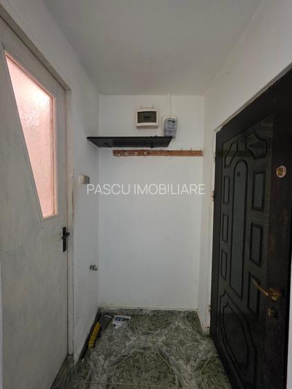 BRANCOVEANU, str. Giovanni Boccaccio, apropiere metrou, bloc reabilitat, 16 mpu - 6