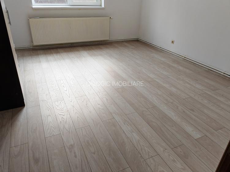 Casa 8 camere mobilata si utilata RASNOV - 22