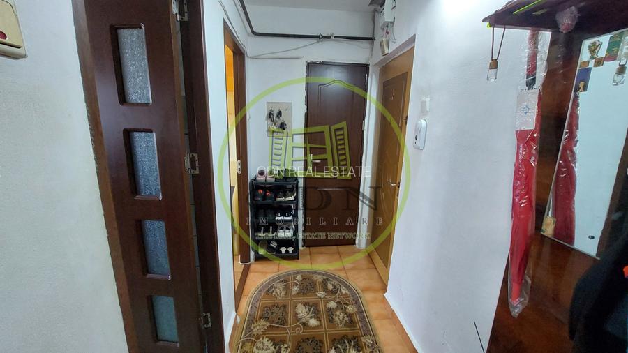 Apartament trei camere semidecomandat, etajul 5, Craiovita zona Niella - 7