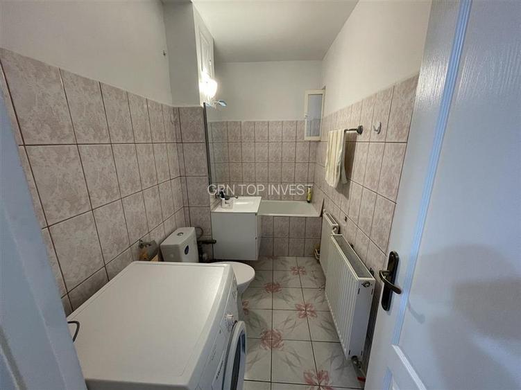 Apartament cu 2 camere decomandat si balcon in Vasile Aaron - 10