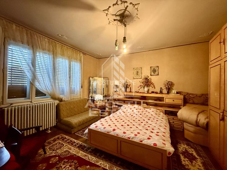 Casa individuala cu 2 fronturi stradale, teren 480mp, zona Crisan - 5