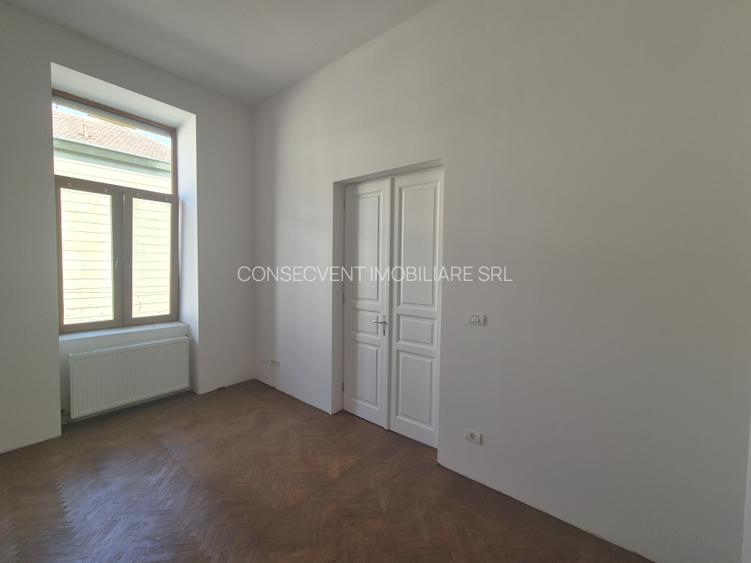 Apartament ultracentral, renovat integral, Arad, comision 0 - 6