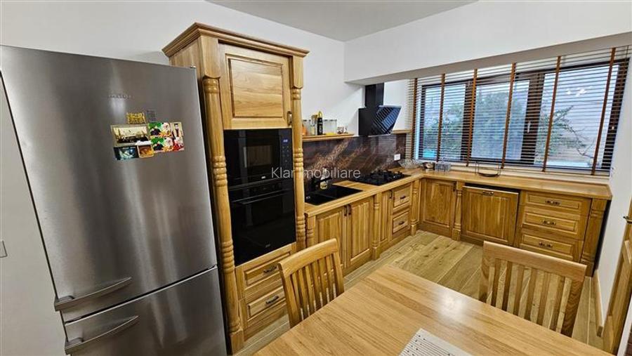 Casa renovata 200mp pe 2 niveluri,parcare, curte cu foisor,Centru, str.Nicolae B - 3