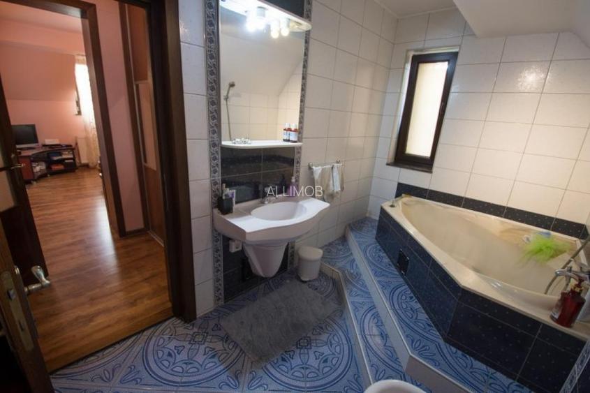 Vila 4 camere  cu piscina in Bucov. - 24