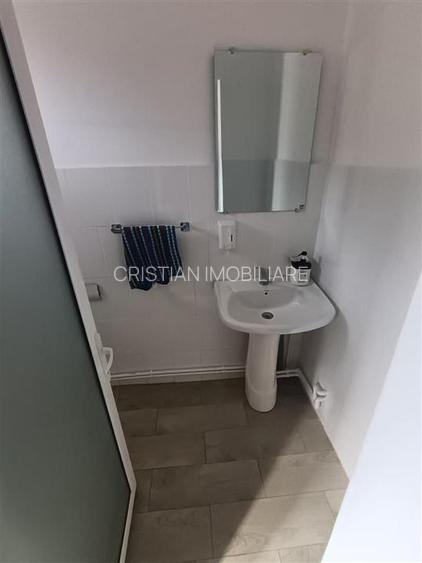 Spatiu comercial 350 mp cu teren 780 mp, pret 14 Euro mp - 16