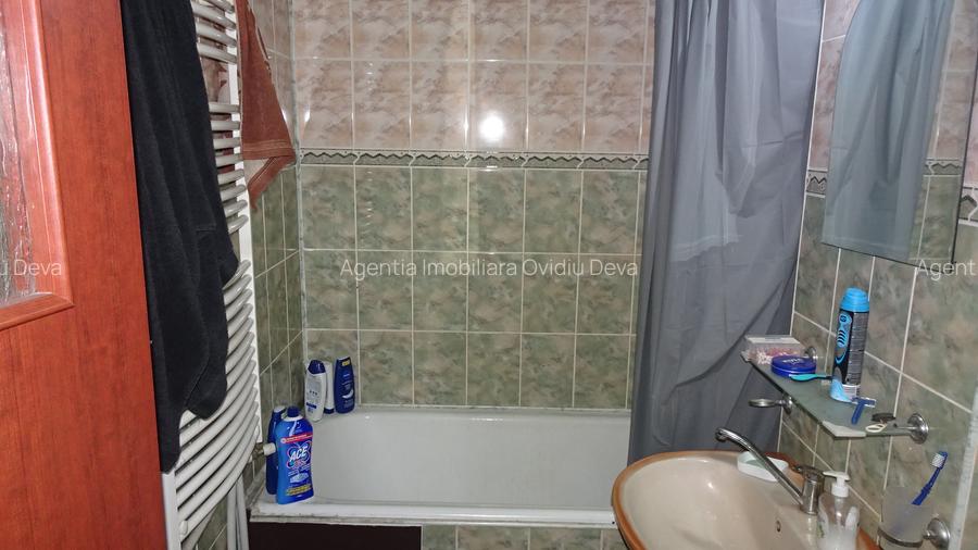 Vand  apartament de 3 camere decomandat in Deva, etaj 2, zona Micro 15, - 7