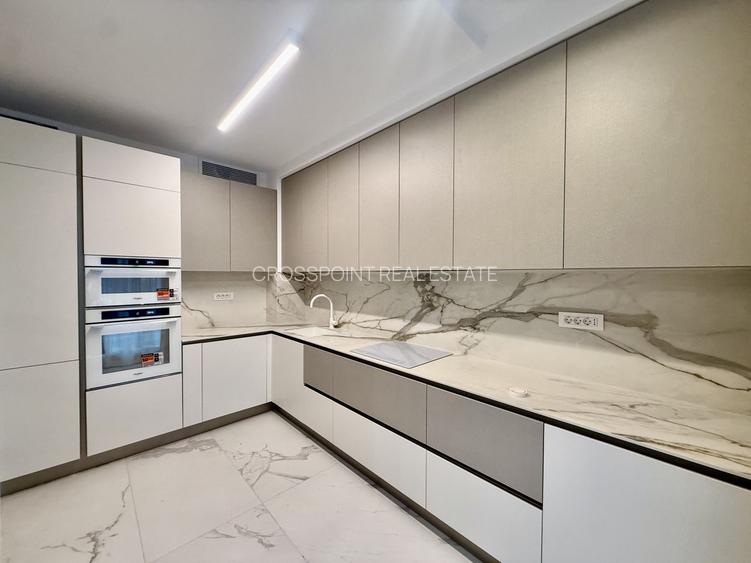 Parter cu gradina / Bloc boutique / 2 locuri de parcare - 4