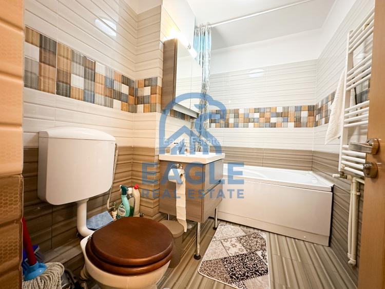 Gara - 2 Camere renovat decomandat cu balcon si vedere spre port - 12