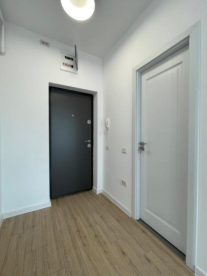 Bd. Mamaia - garsoniera noua pentru birou/cabinet, imbunatatiri, centrala gaz
