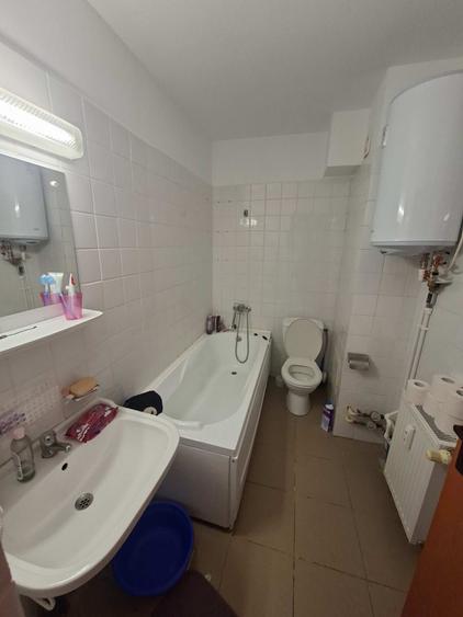 Apartament cu 1 camera decomandat, se poate transforma in 2 camere dec, zona Cug