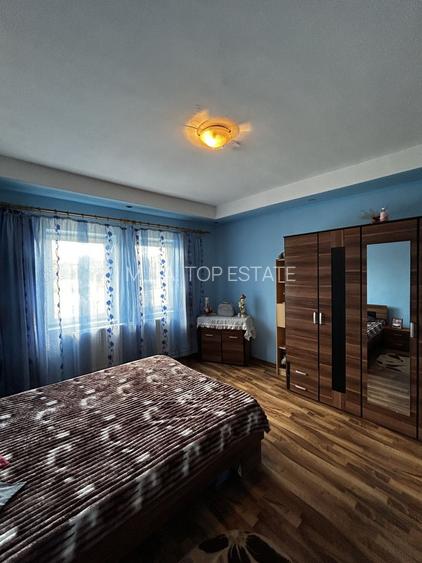 Casa 8 Camere Cu Teren 1500mp In Cermei - 21