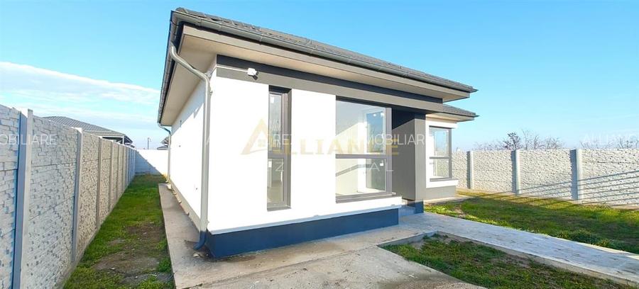 Casa individuala parter - 3 camere 2 bai - teren 376mp - 6