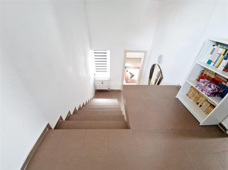 CASA DE VANZARE CRAIOVA,  5 camere ,str. T. Vladimirescu , teren - 200 mp - 20