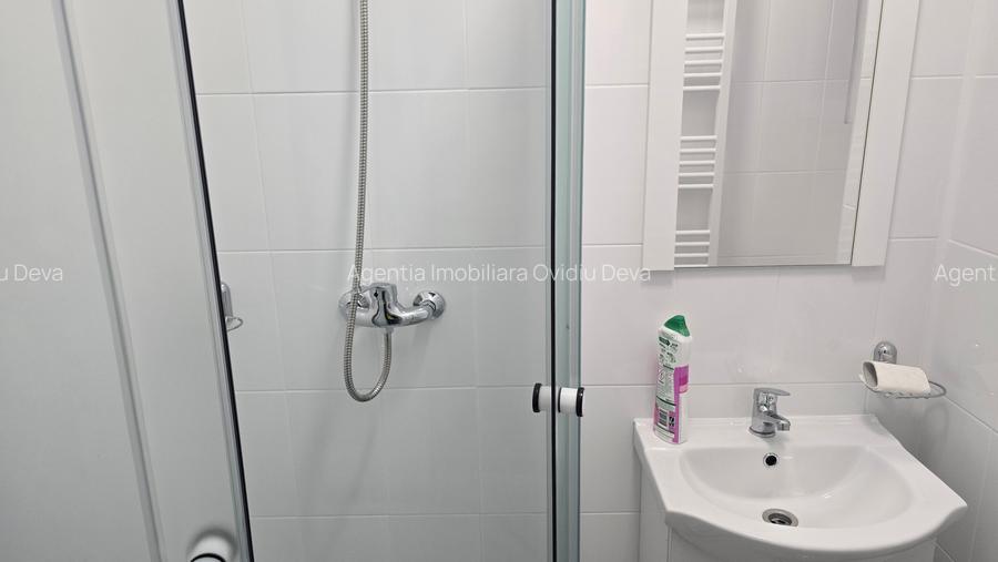 Inchiriez spatiu in Deva, zona Spitalul Judetean, suprafata utila  20 mp - 7