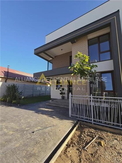 Ansamblu - Vila individuala - 5 camere - 3 bai - dressing - curte amenajata - 2