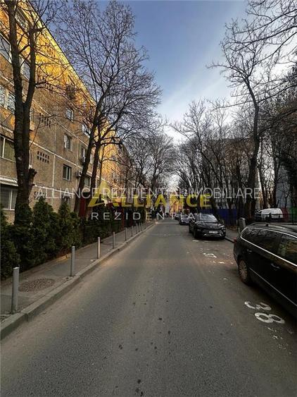 Apartament 3 camere Sector 4 Mobilat si Utilat - 24