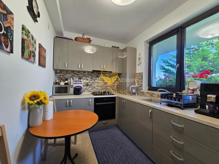 Casă modernă de vânzare, curte, 6 camere, parcare, Zona Vivo, Florești - 7