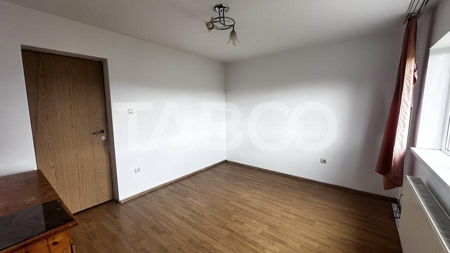 Apartament de vanzare 3 camere nemobilate cu balcon zona Trei Stejari - 4