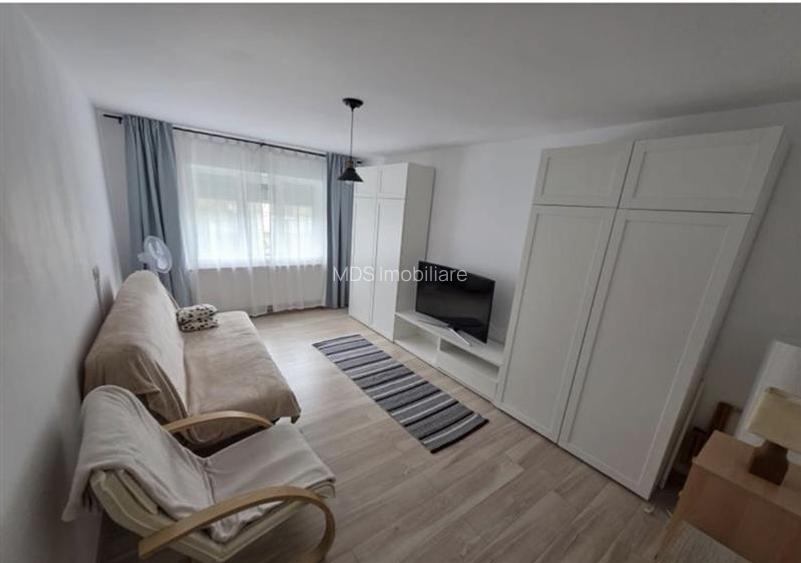 Decomandat la etaj 1 cu centrala propie - 15