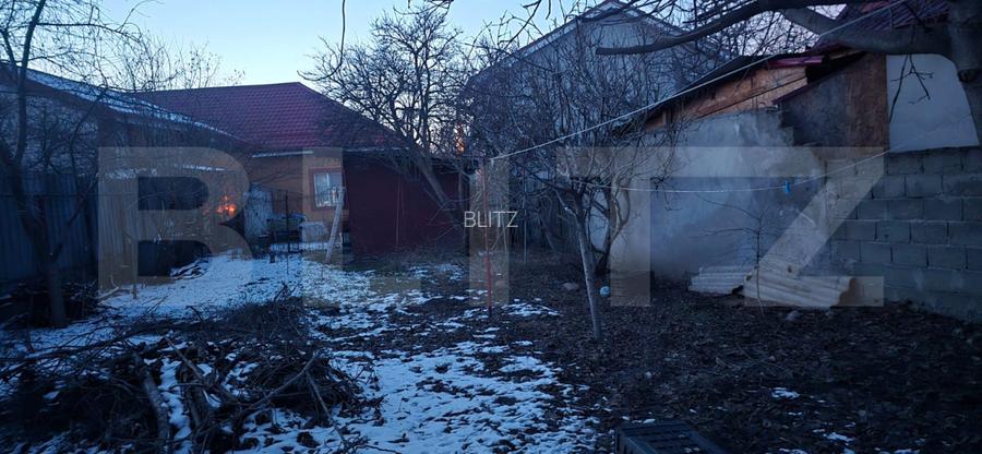 Casa demolabila, 50 mp, teren 327 mp, zona 1 Mai - 3