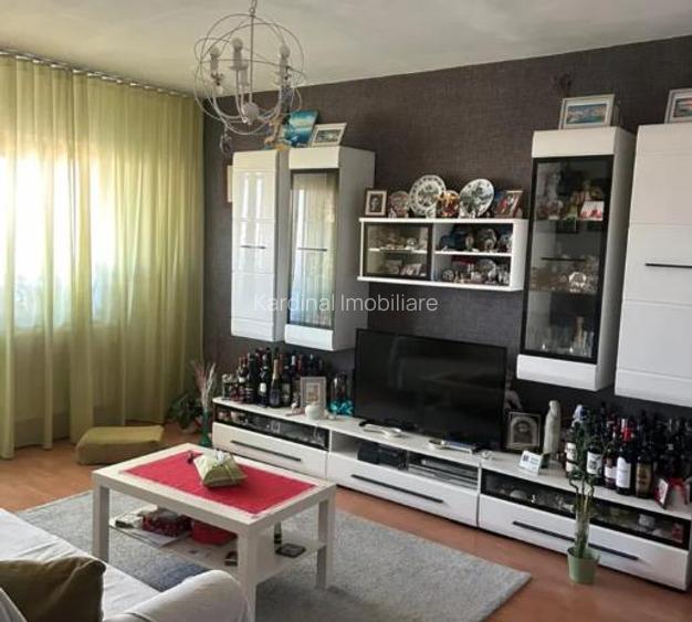 Apartament 2 camere decomandat etaj 3  Aurel Vlaicu - 3
