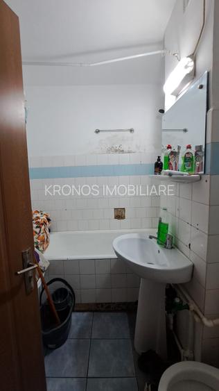 AGIGEA, 3 CAMERE DECOMANDAT 2 BAI, CENTRALA GAZ, 70 MP. PARCARE, BOXA - 26