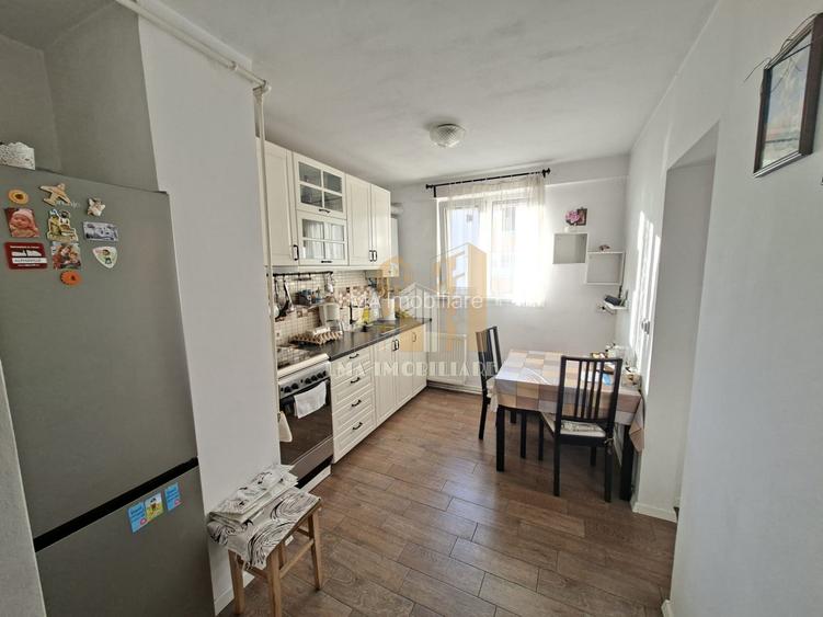 Apartament 3 camere semidecomandat Apolo Brasov - 9
