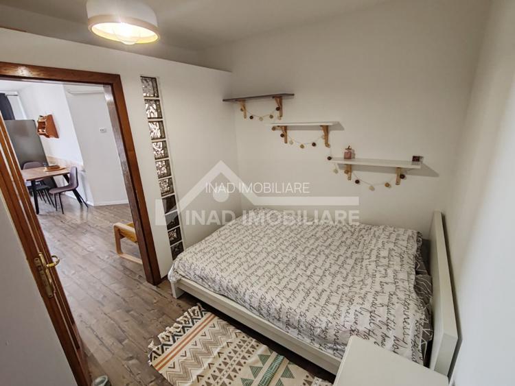 Apartament cu 2 camere+nisa de dormit, balcon, parcare, Str.Florilor - 13