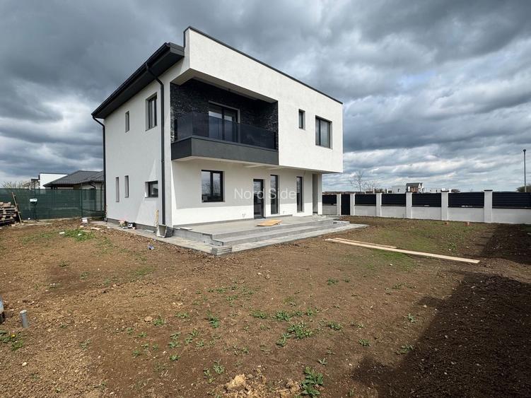 Vila Tunari MODERNA si spatioasa teren 500m, TOATE UTILITATILE - 2