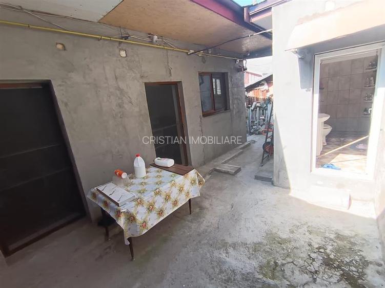 Casa Chercea, doua corpuri cladire, 3 camere, suprafata 256 mp - 11