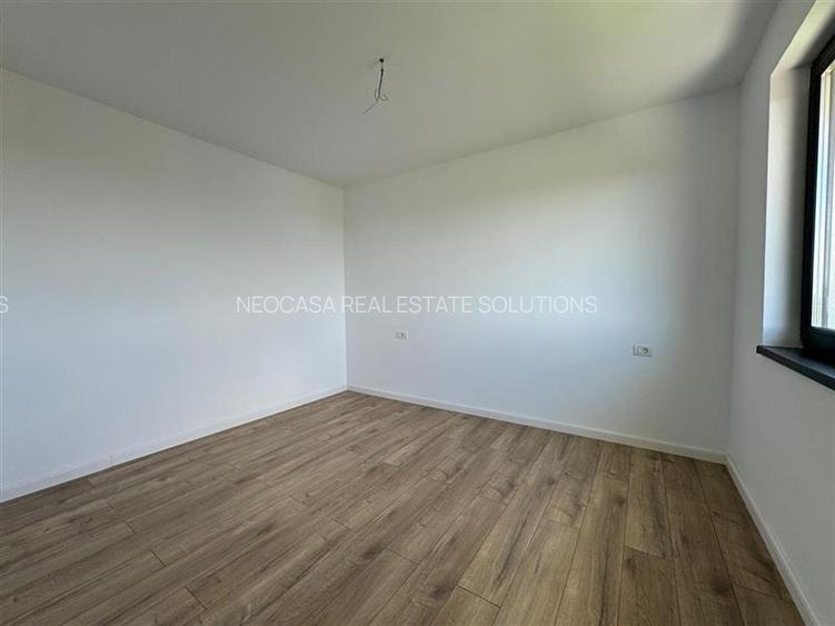 VILA IN CORBEANCA - OSTRATU // CURTE 364 MP // 5 CAMERE - 12