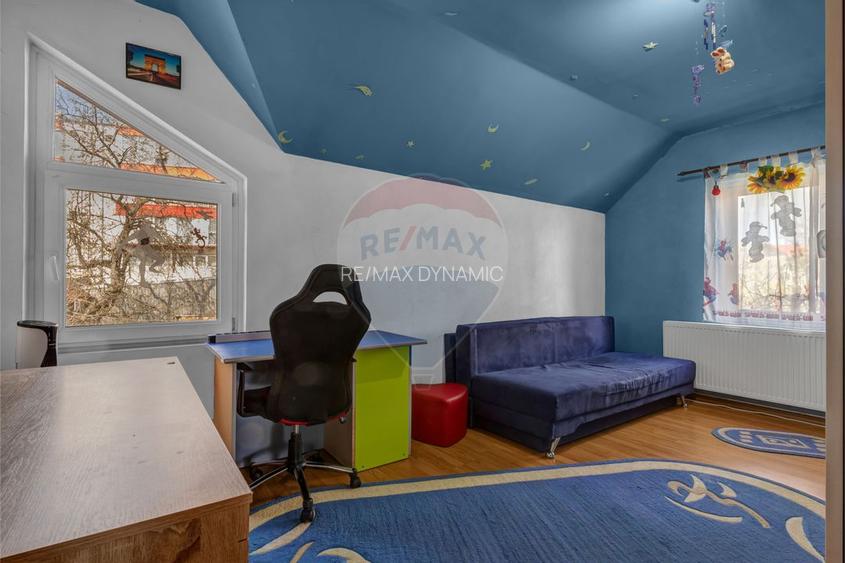 Oportunitate rară în Chișineu-Criș: locuință și spații comerciale - 39