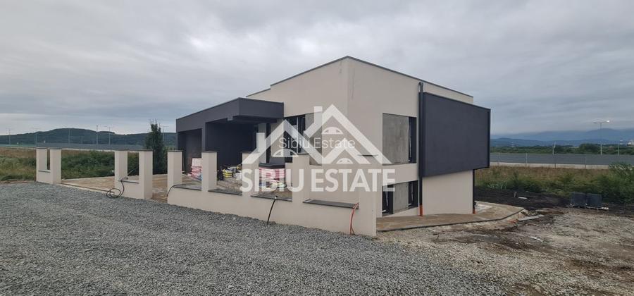 Casă individuală  deosebită, finisată Șelimbăr, Cartierul Tineretului - 11