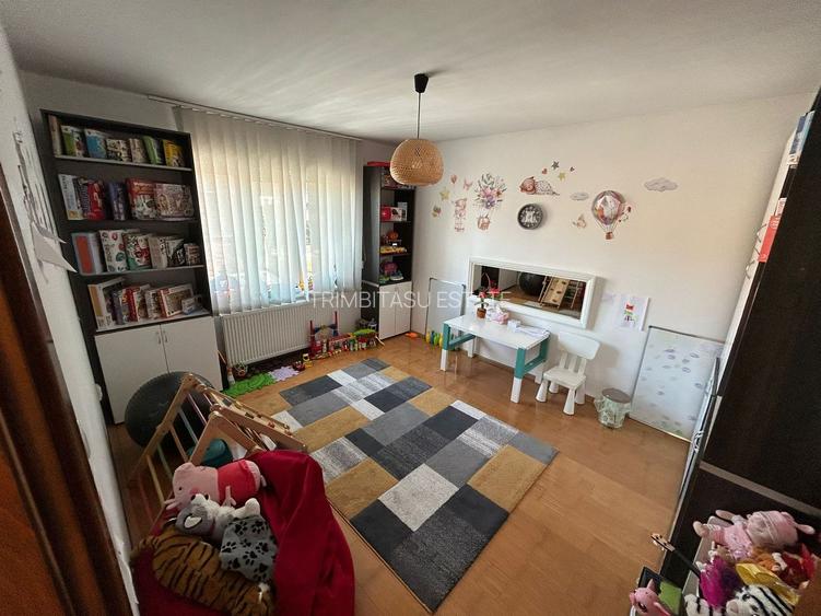 Casa individuala de inchiriat | 300 mp utili - 1000 teren - 9