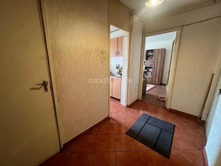 2 cam, Basarabiei - Diham - 8