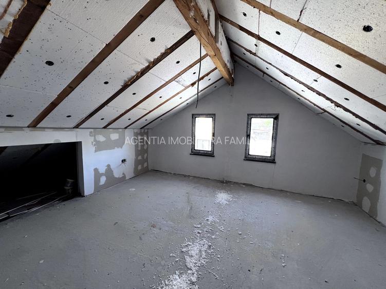 Vanzare casa P+M in Sendreni( in spatele Primariei), pret 99 000 euro - 10