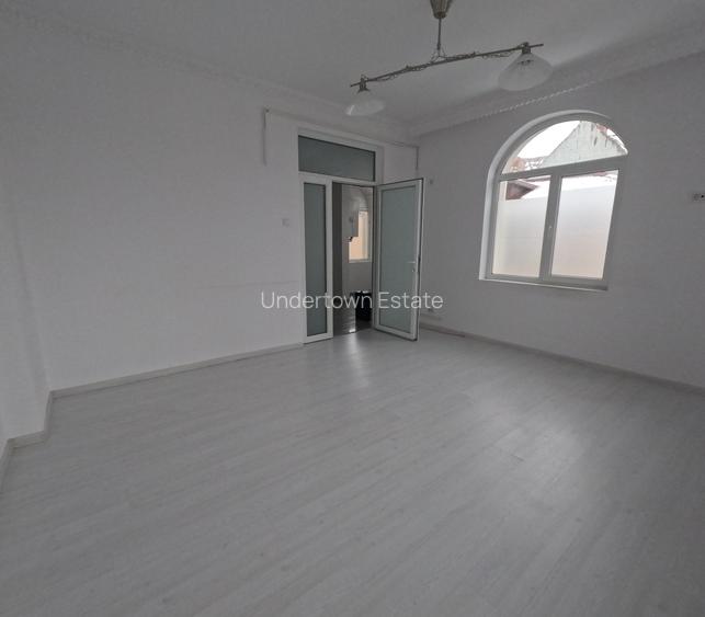 Imobil Central 355 mp | D+P+1+M | Consolidat & Renovant | 9 Camere - 14