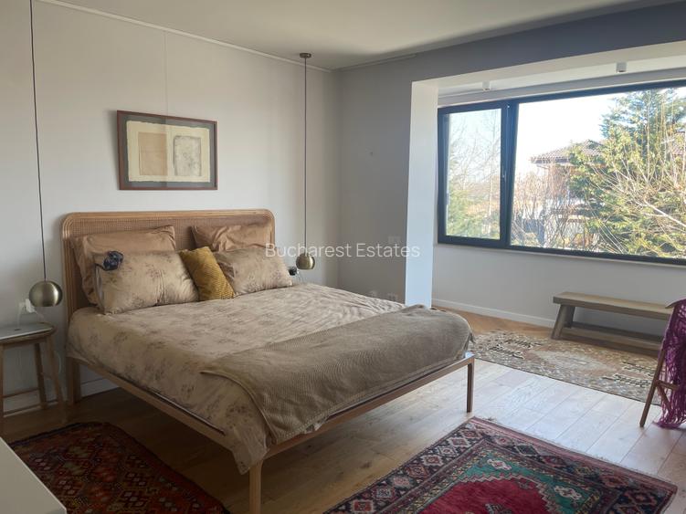 Oxford Gardens beautiful 5 bedrooms semi-furnished villa - 37