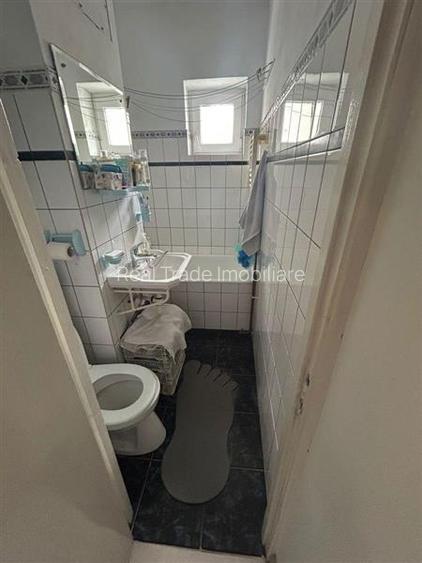 Apartament cu 2 camere etajul 1  Zona Tractorul - 8