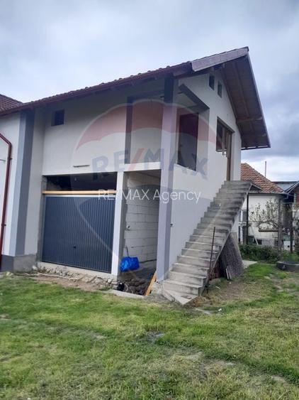 Casă / Vilă cu 4 camere de vânzare Curtea de Arges - 23
