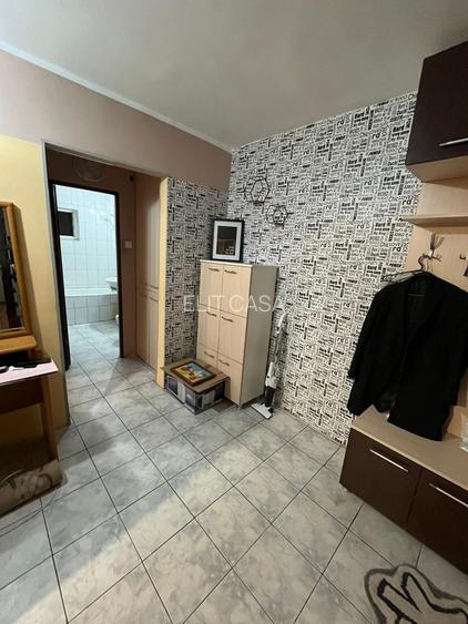 Apartament cu 2 camere decomandat, etajul 2/4, zona Nicolina - 2